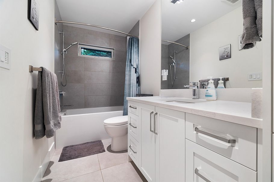 2488 Belloc Street North Vancouver, BC - 18