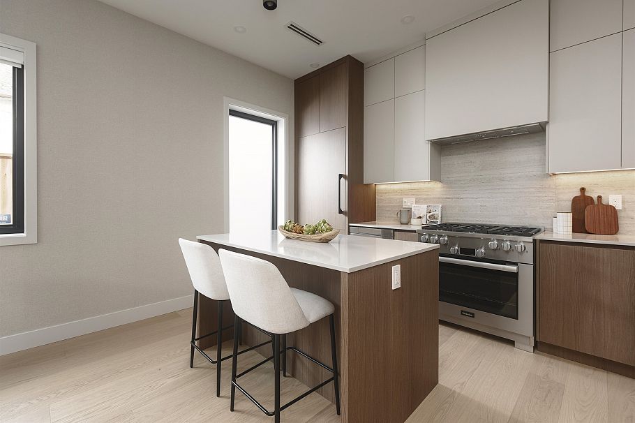 2 2635 W 12th Avenue Vancouver, BC - 12