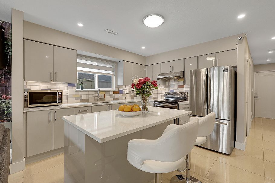 2624 Kitchener Street Vancouver, BC - 25