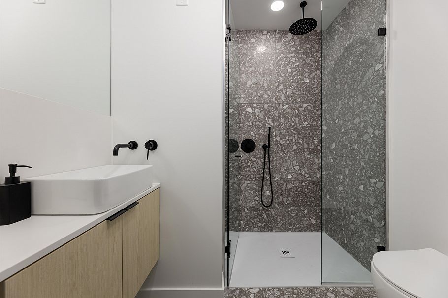 406 2471 Saint George Street Vancouver, BC - 25