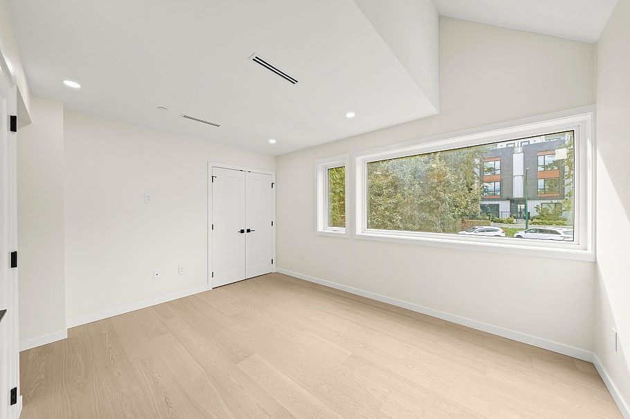 1 2091 E 20th Avenue Vancouver, BC - 23