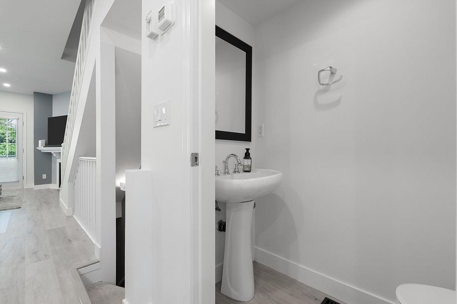 2880 E Kent Avenue South Vancouver, BC - 12