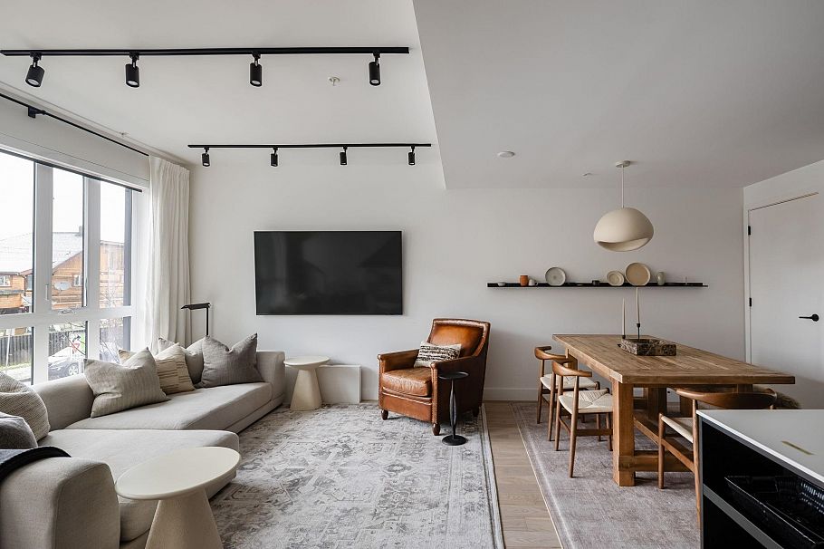 3914 Dumfries Street Vancouver, BC - 1