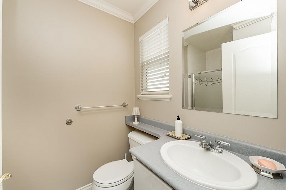 180 W Osborne Road North Vancouver, BC - 27