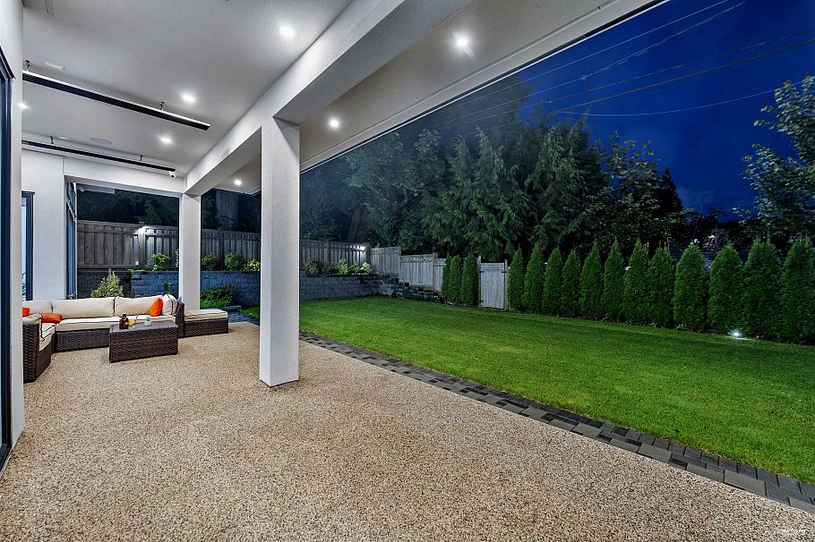 929 Canyon Boulevard North Vancouver, BC - 15