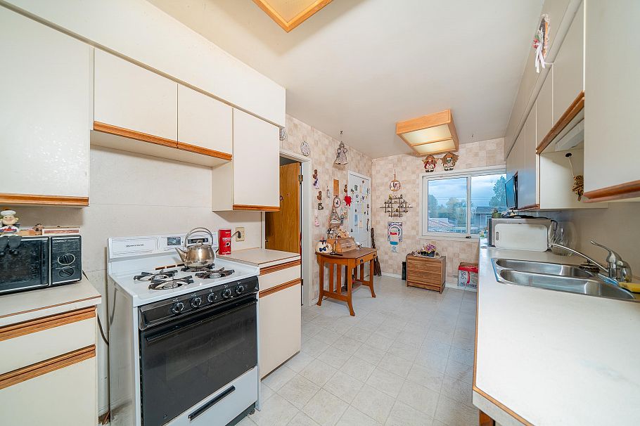 4277 Castlewood Crescent Burnaby, BC - 14