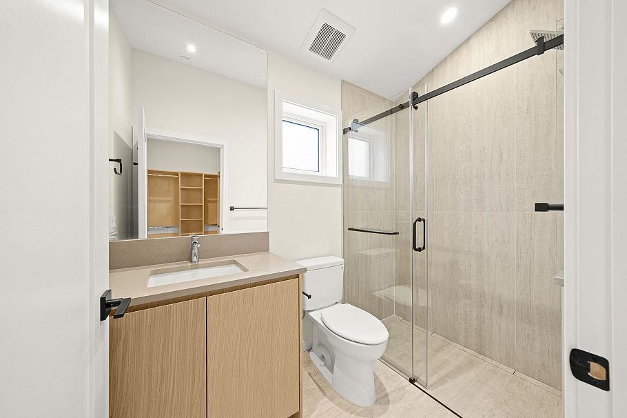 1 2091 E 20th Avenue Vancouver, BC - 25