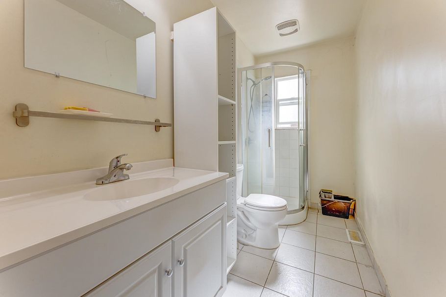 3302 E 5th Avenue Vancouver, BC - 8