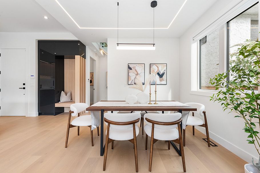 2 3232 W 38th Avenue Vancouver, BC - 1