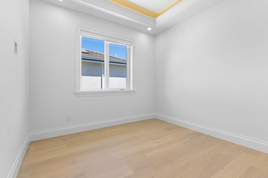 2246 W 20th Avenue Vancouver, BC - 24