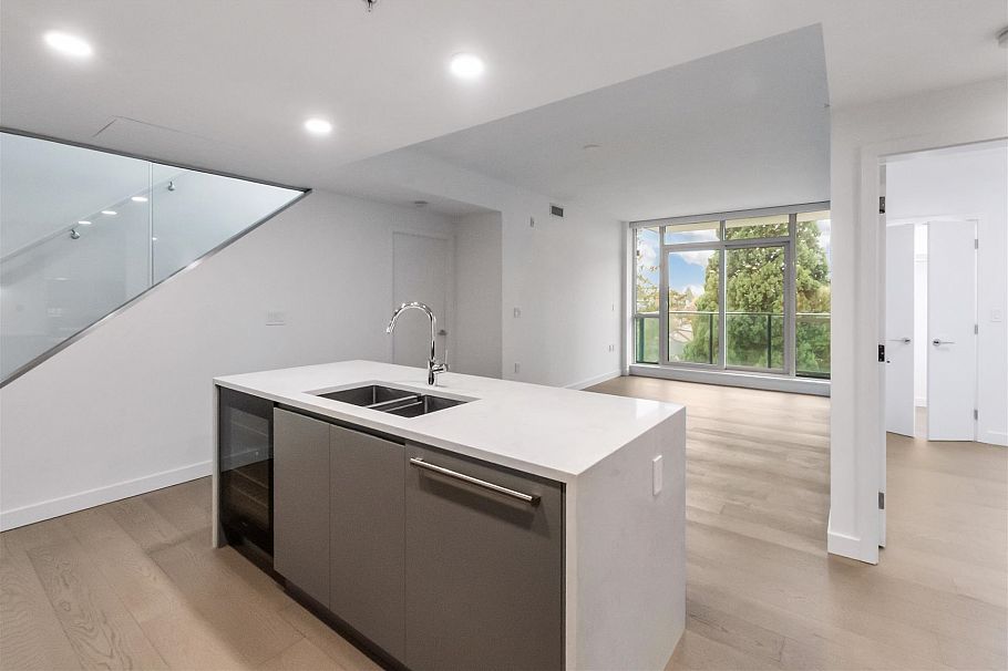 601 4240 Cambie Street Vancouver, BC - 5