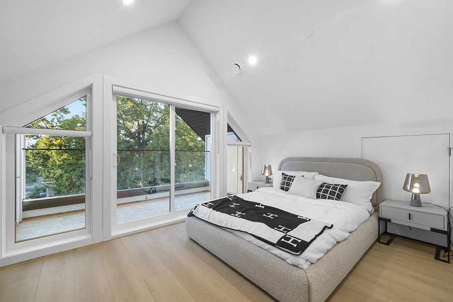 1 2386 E 45th Avenue Vancouver, BC - 13