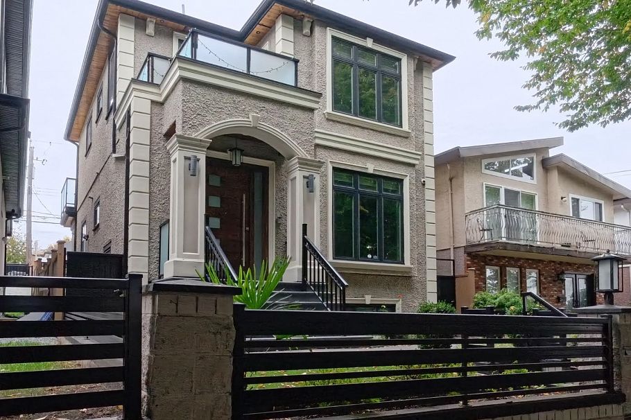 1275 E 62nd Avenue Vancouver, BC - 2