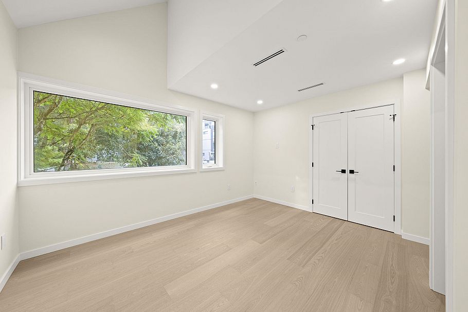 1 2091 E 20th Avenue Vancouver, BC - 17