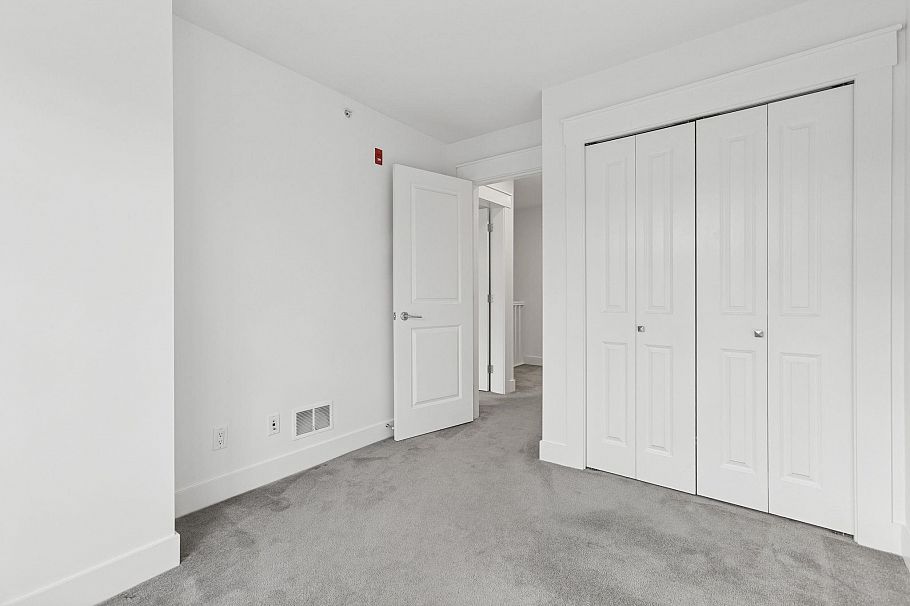 5961 Oak Street Vancouver, BC - 8