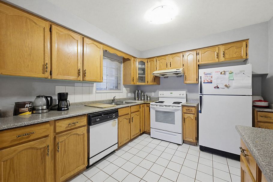 557 E 44th Avenue Vancouver, BC - 10