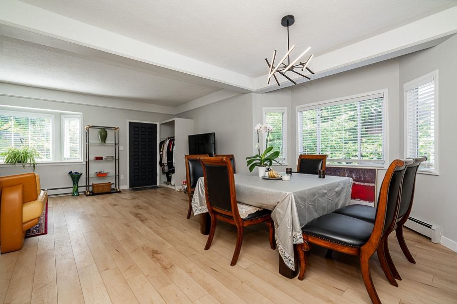 3099 W 6th Avenue Vancouver, BC - 4