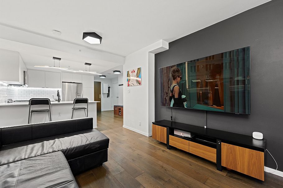 1004 1887 Crowe Street Vancouver, BC - 1