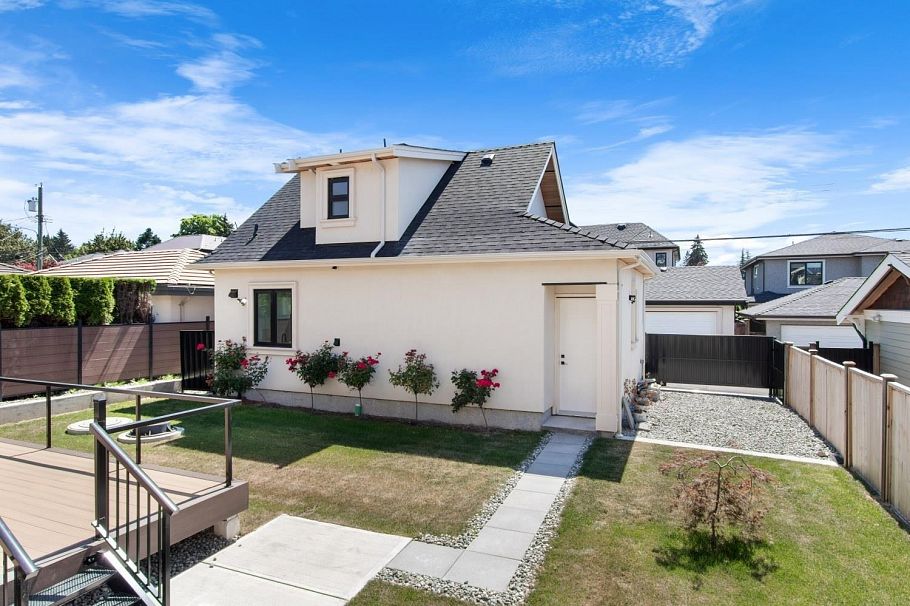 2246 W 20th Avenue Vancouver, BC - 35