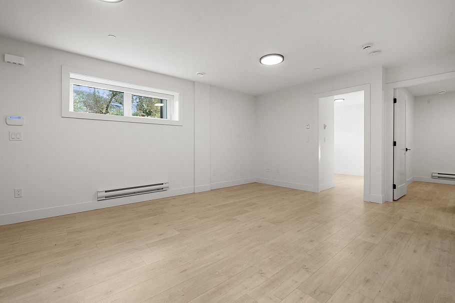 5528 Balaclava Street Vancouver, BC - 29