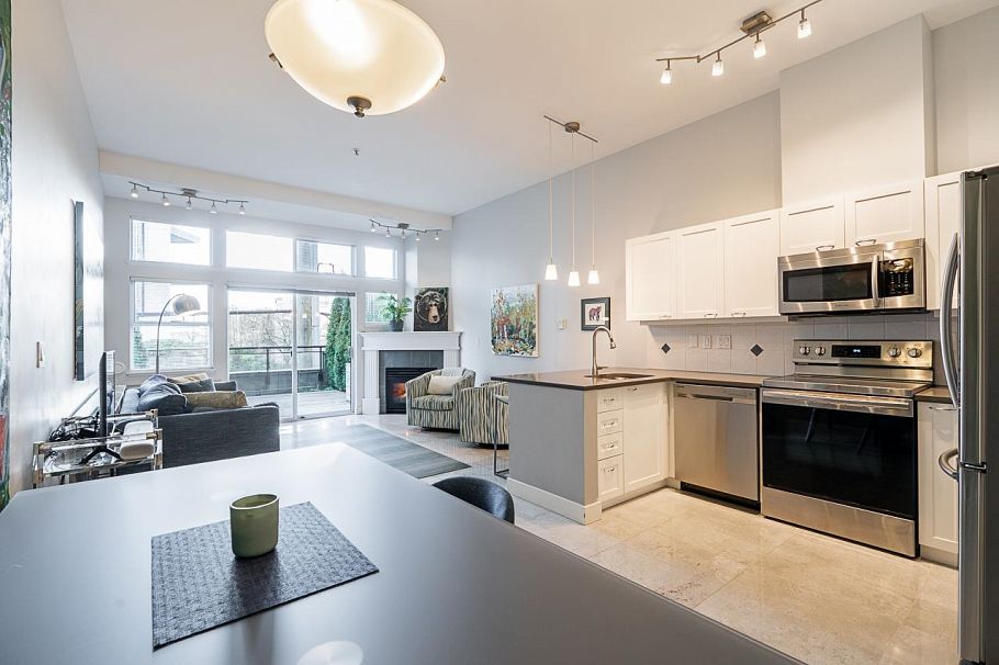 108 131 W 3rd Street North Vancouver, BC - 9