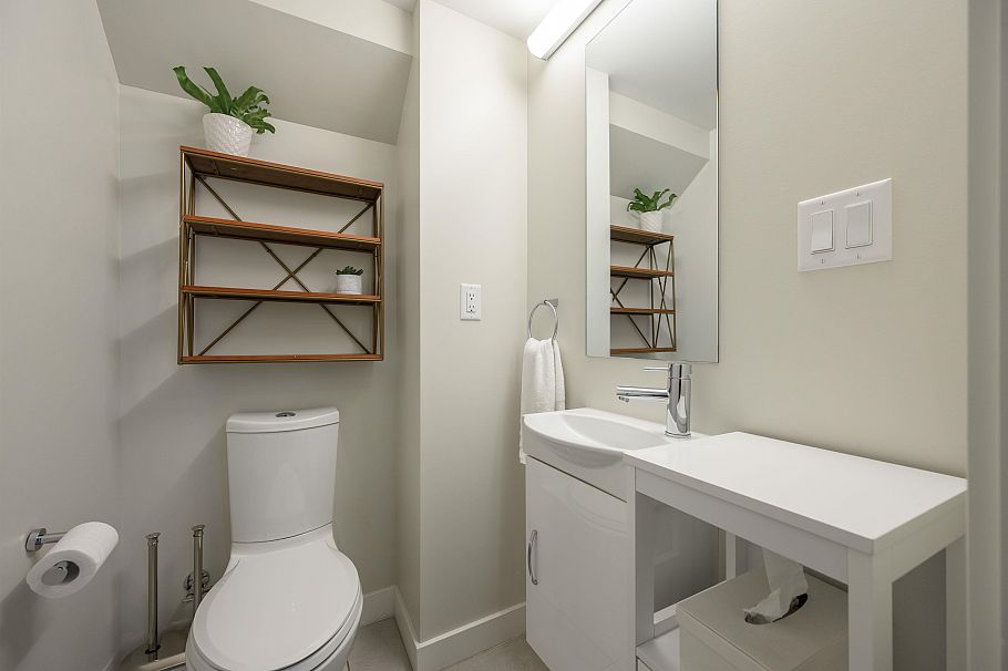 206 649 E 3rd Street North Vancouver, BC - 9