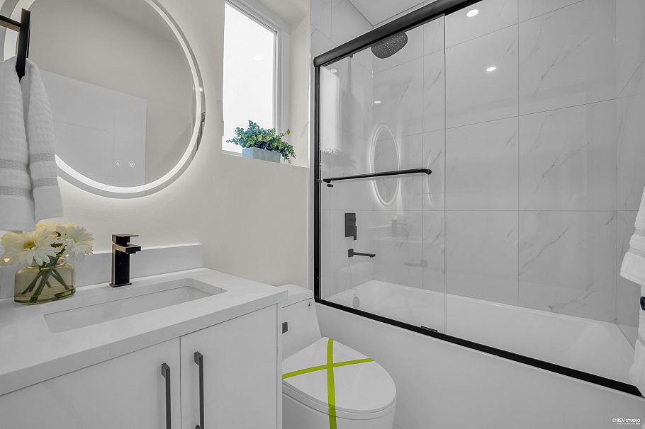 3 1577 E 58th Avenue Vancouver, BC - 15