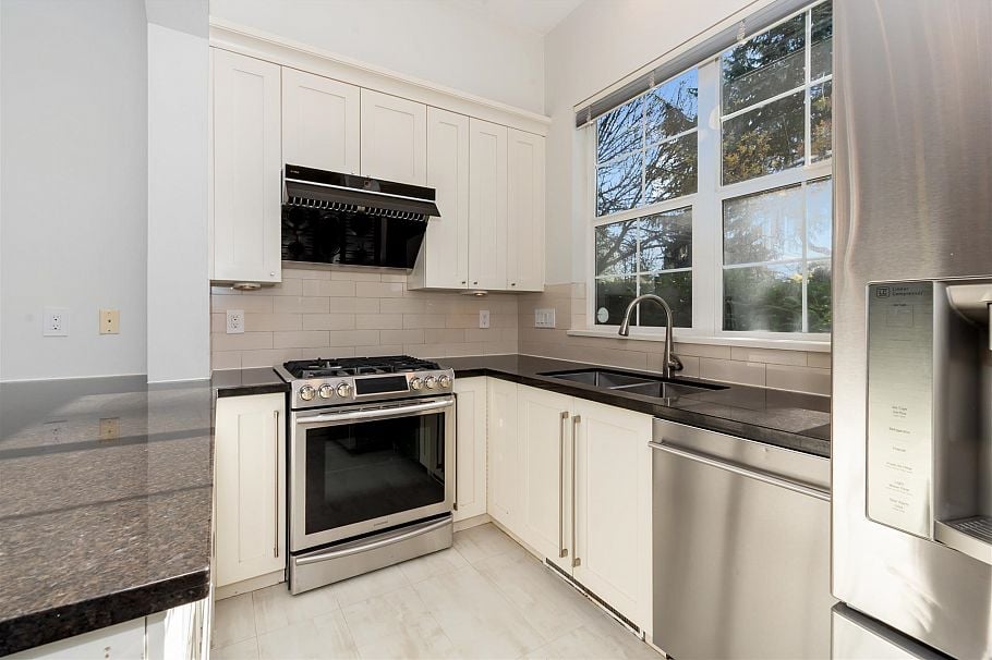 765 W 42nd Avenue Vancouver, BC - 4