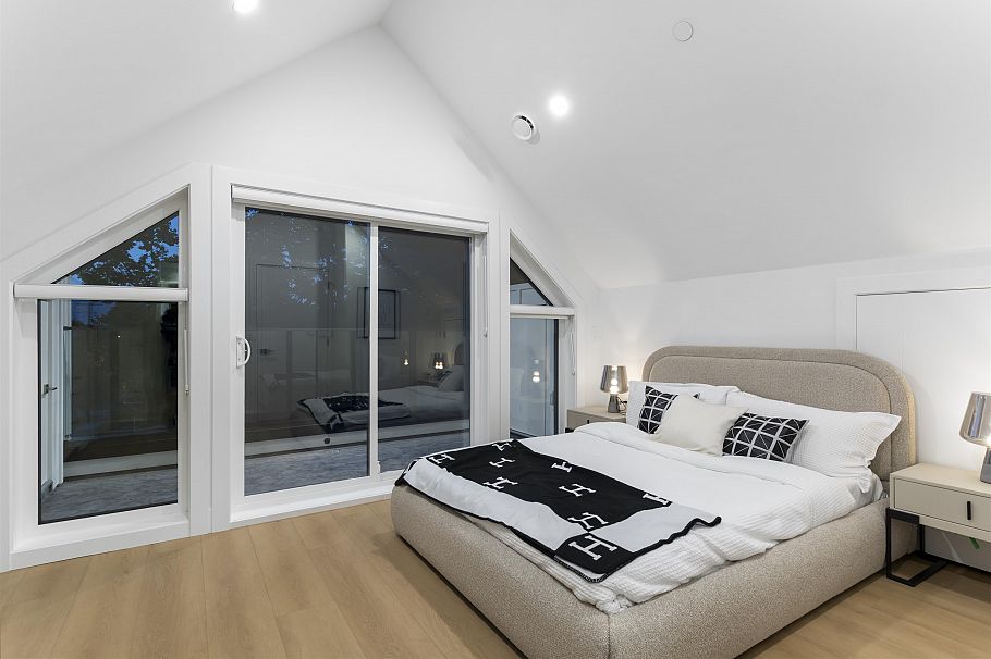 1 2386 E 45th Avenue Vancouver, BC - 14