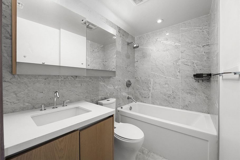 1256 38 Smithe Street Vancouver, BC - 16