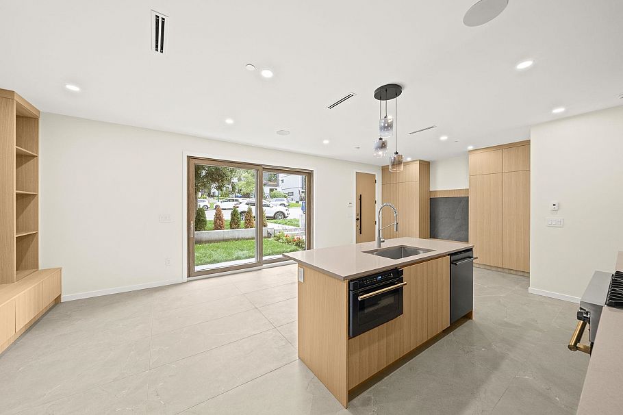 1 2091 E 20th Avenue Vancouver, BC - 12