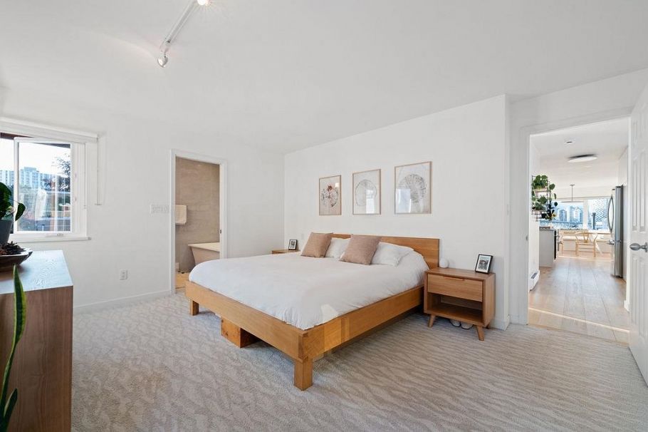 F 1244 W 7th Avenue Vancouver, BC - 13