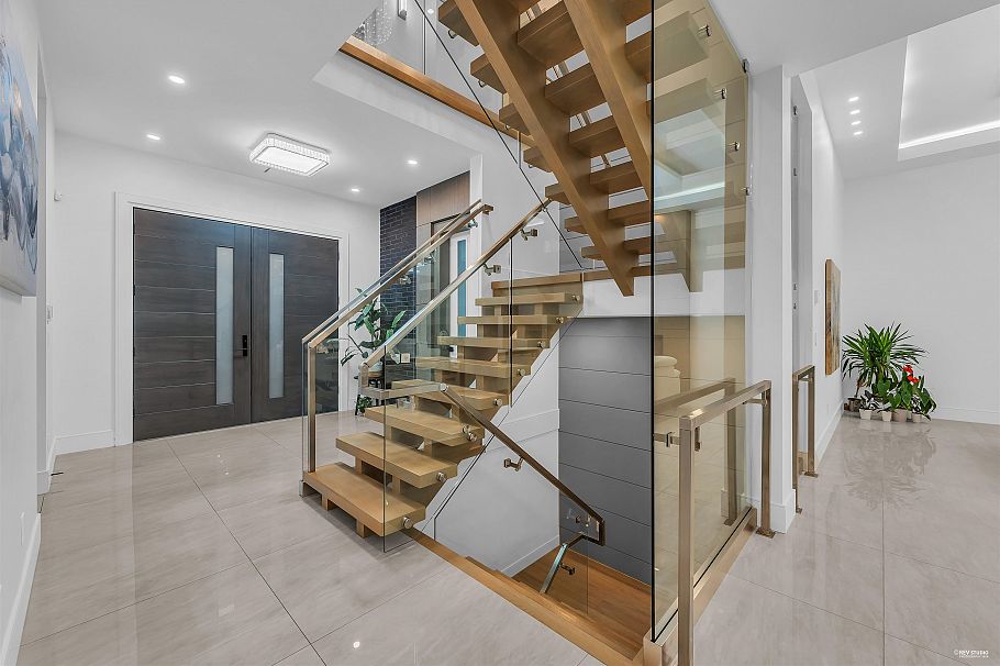 929 Canyon Boulevard North Vancouver, BC - 6