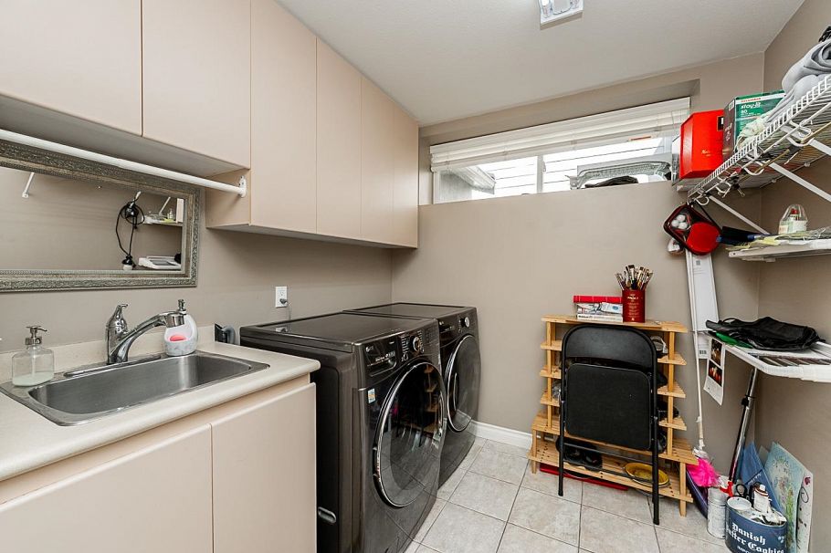 180 W Osborne Road North Vancouver, BC - 16