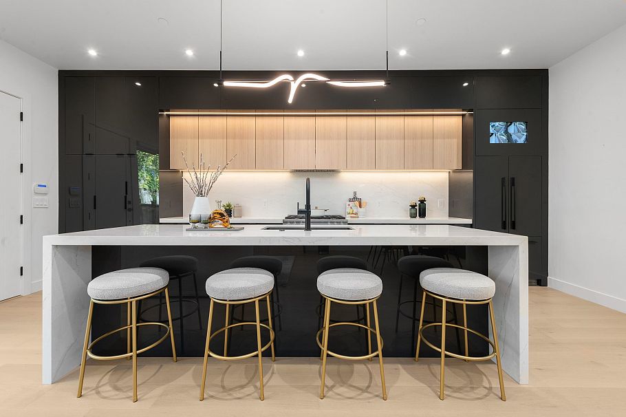 1 3232 W 38th Avenue Vancouver, BC - 1