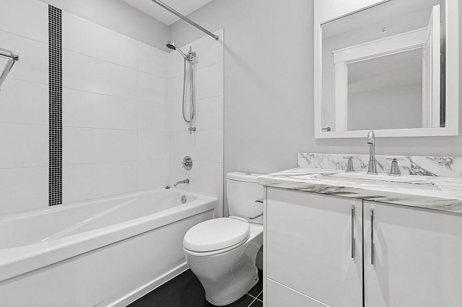 5961 Oak Street Vancouver, BC - 9