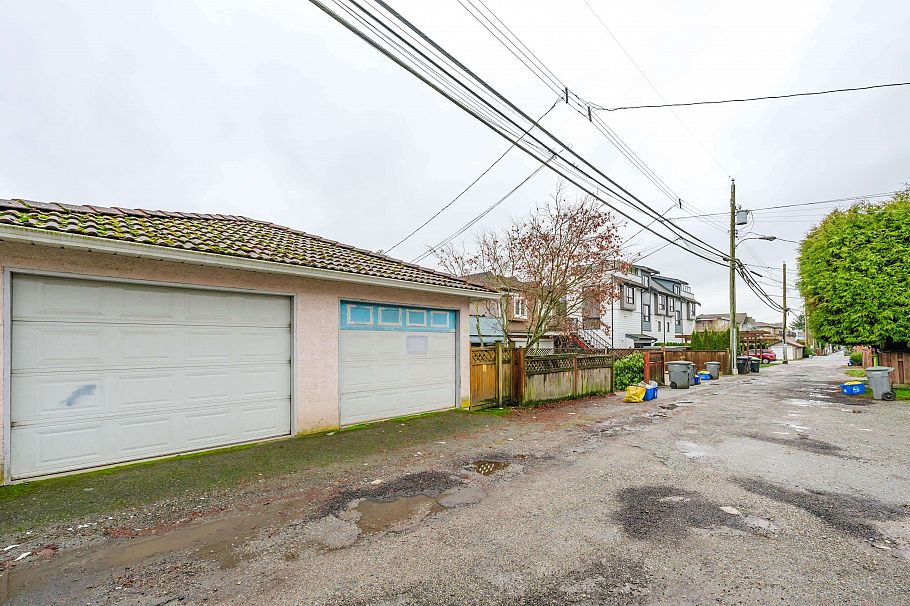 557 E 44th Avenue Vancouver, BC - 29