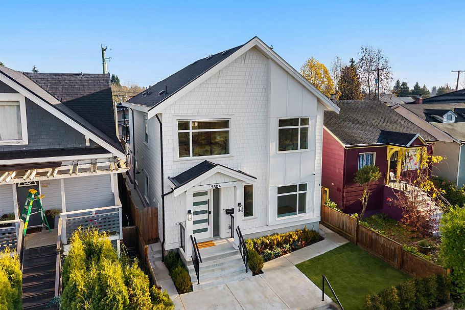 5304 Fraser Street Vancouver, BC - 2