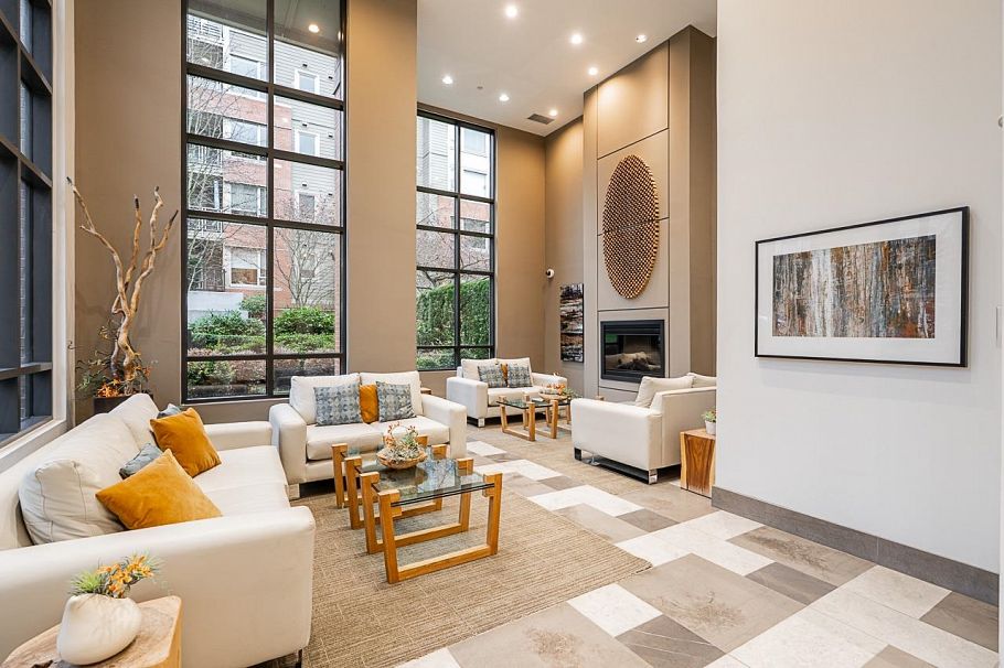 403 139 W 22nd Street North Vancouver, BC - 1