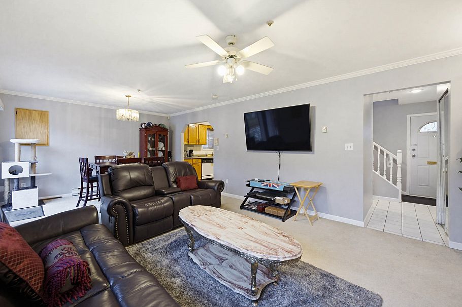 557 E 44th Avenue Vancouver, BC - 6