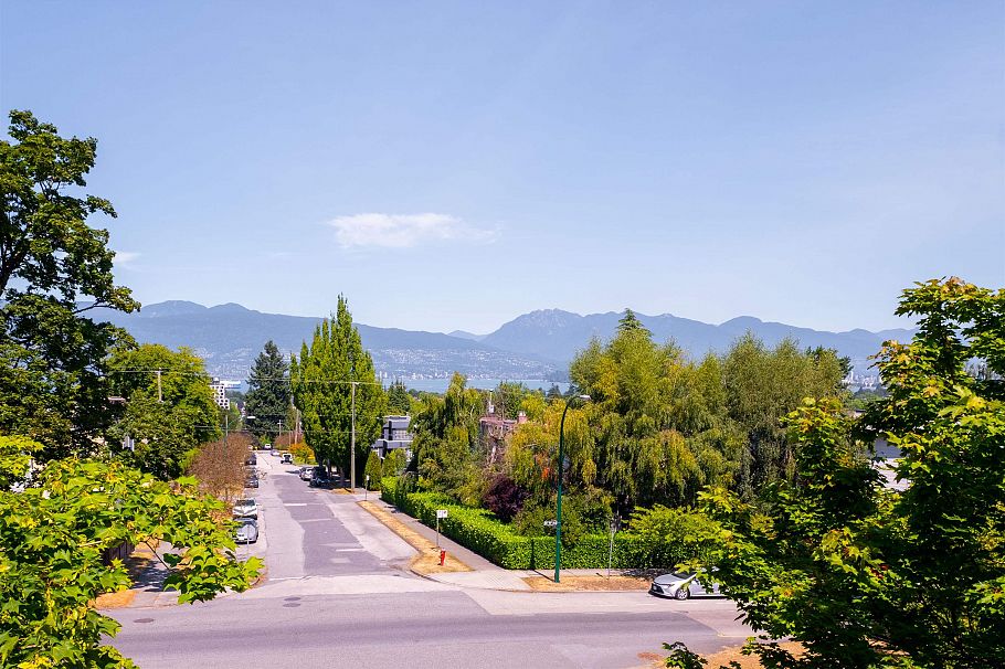 3645 W 17th Avenue Vancouver, BC - 16