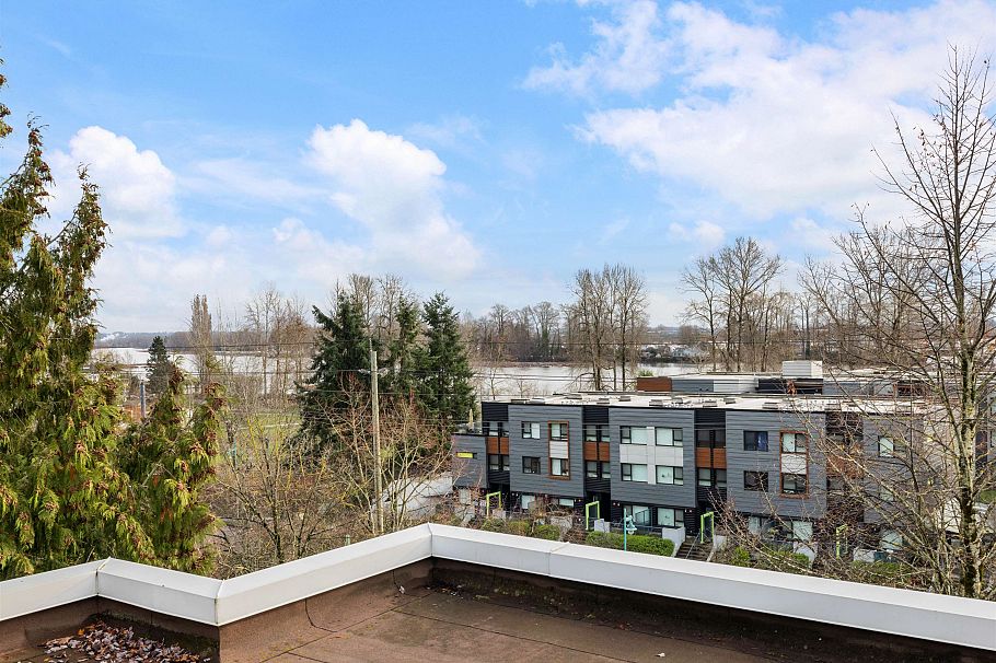 407 8460 Jellicoe Street Vancouver, BC - 16