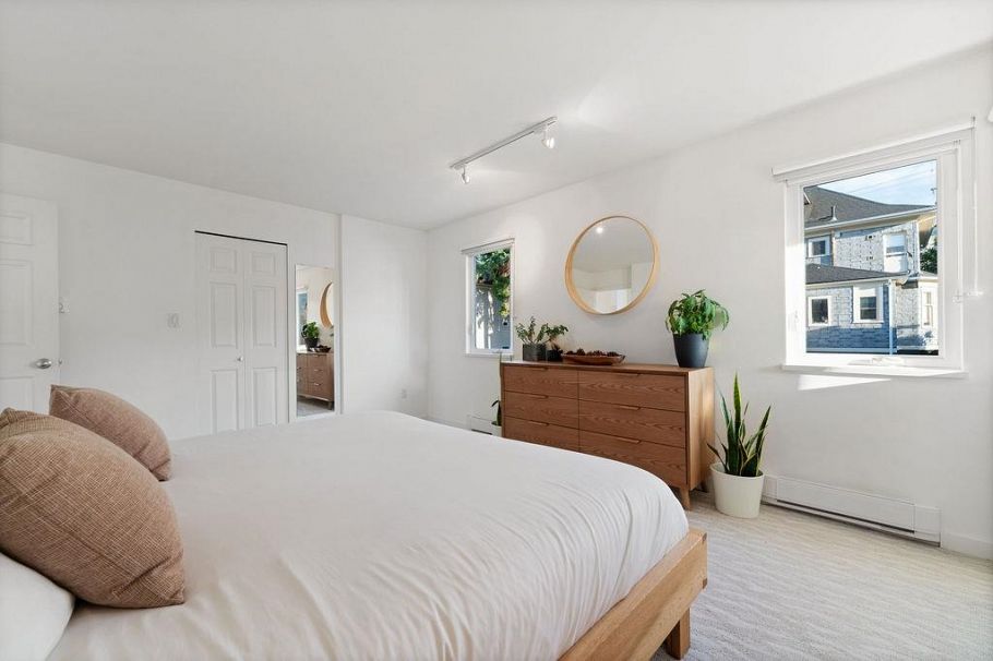 F 1244 W 7th Avenue Vancouver, BC - 14