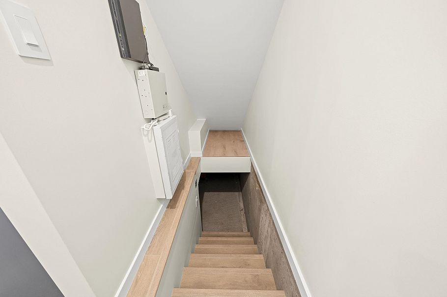 1 2091 E 20th Avenue Vancouver, BC - 14