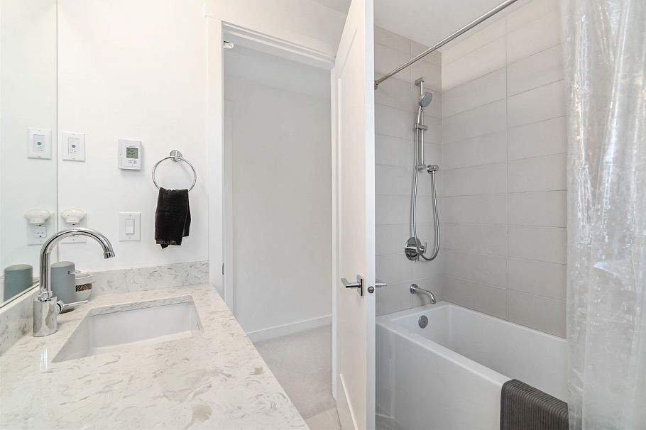 8 856 Orwell Street Vancouver, BC - 23