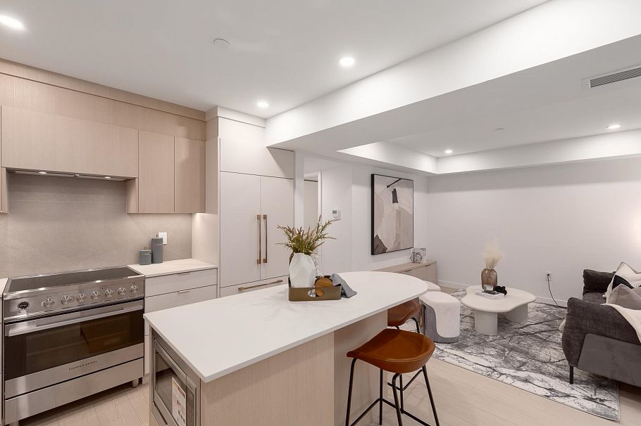 102 2329 E 34th Avenue Vancouver, BC - 2