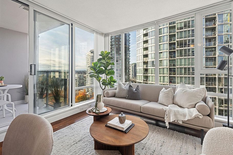 1705 1438 Richards Street Vancouver, BC - 1