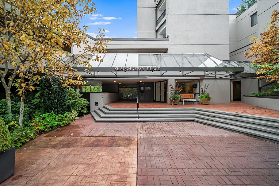 404 4900 Cartier Street Vancouver, BC - 4