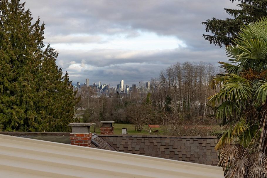 4521 Langara Avenue Vancouver, BC - 23