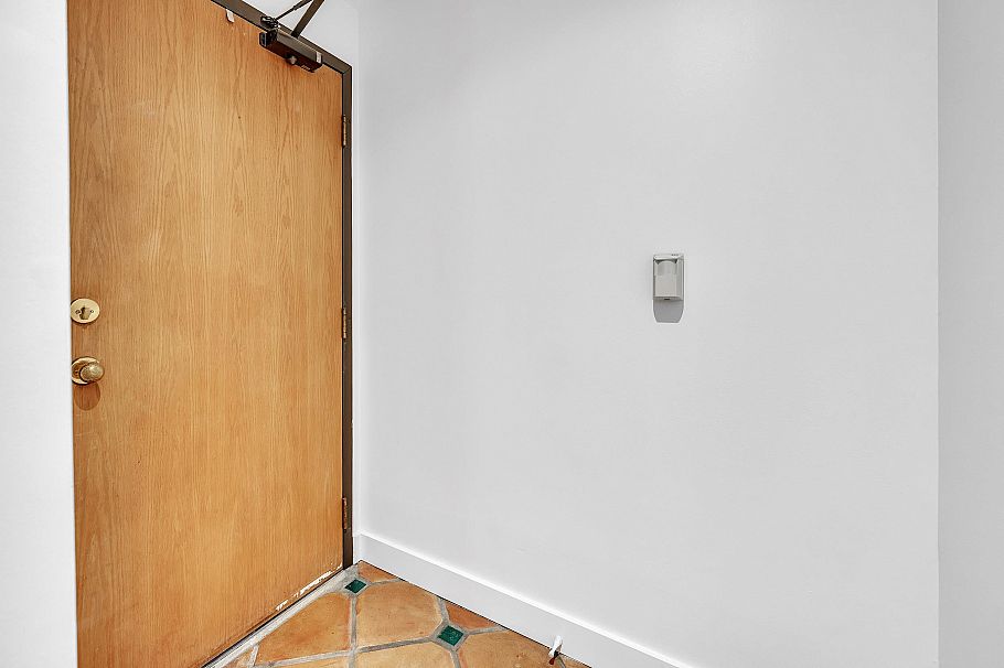 28 1345 W 4th Avenue Vancouver, BC - 3